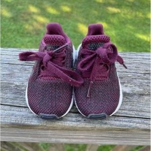 Infant Adidas shoes size 4